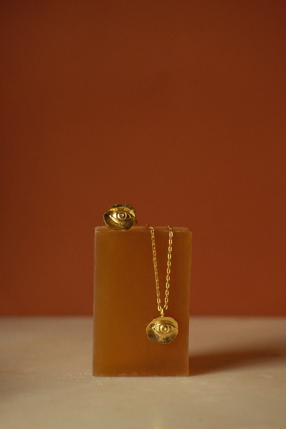 OLHO ring