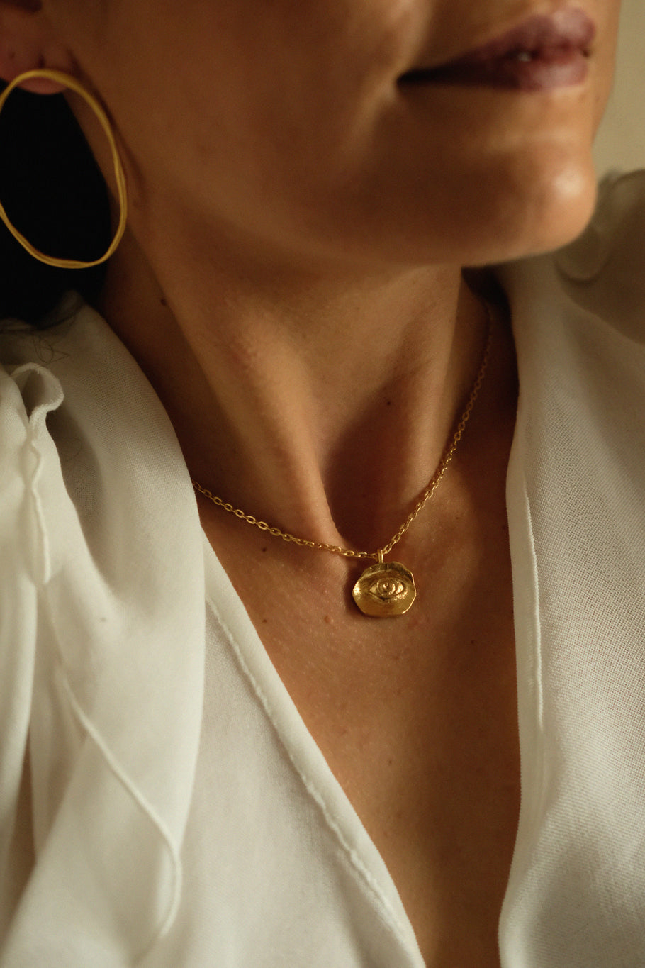 OLHO necklace